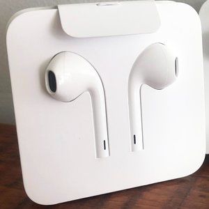 Apple EarPods with Lightning Connector